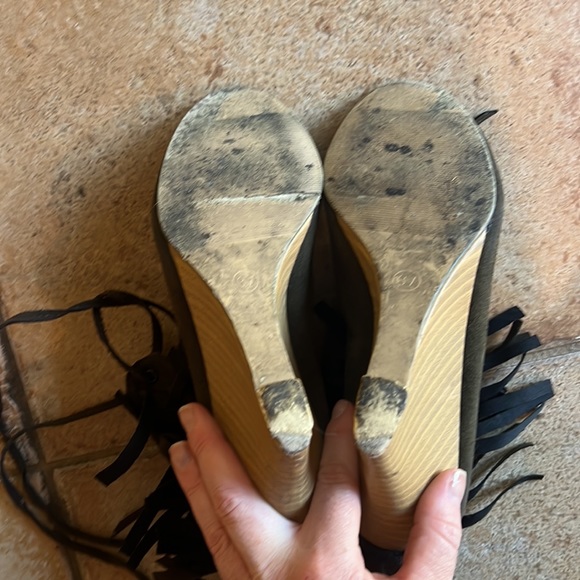 Green fringe lace up  platforms heels - Picture 5 of 5